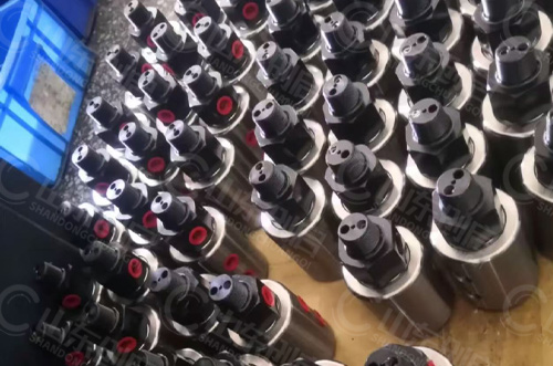 1600型液压两通路旋转接头实物图