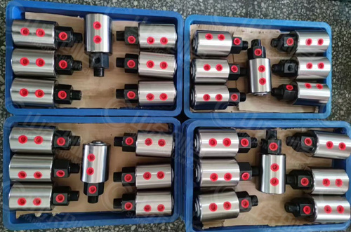 1600型液压两通路旋转接头实物图